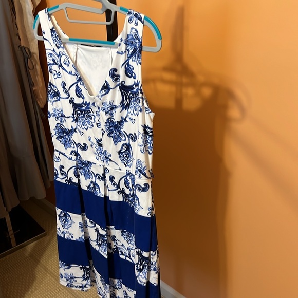 Tiana B floral dress with pleated bottom size 10 - Picture 7 of 9